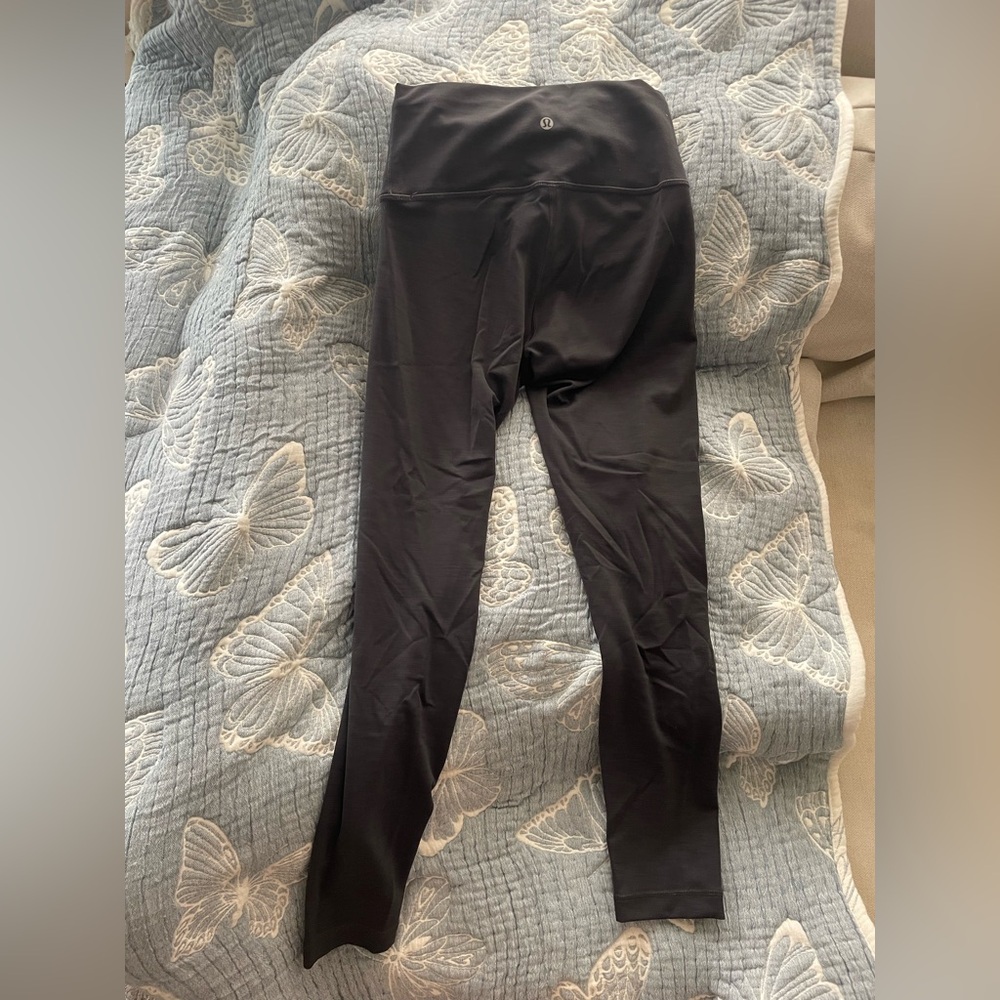 Lululemon high rise leggings / 6